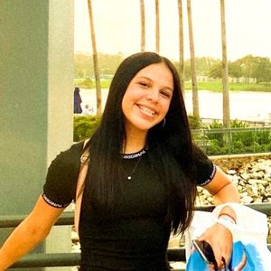 Meet your Posher, Isabella